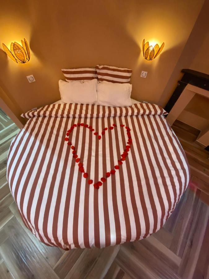 L'Enveloppe Romantique أميا المظهر الخارجي الصورة